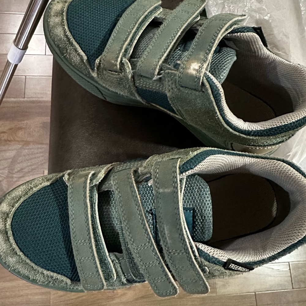 Kids shoes